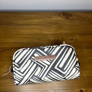 Petunia Pickle Bottom Powder Room Case in Brushes Black and White